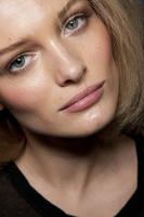 Dolce_Gabbana_Fall_2011_Backstage_xfX3KTxc9gIx.jpg