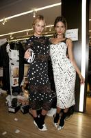 Dolce_Gabbana_Fall_2011_Backstage_QYk3OxN6Mydx.jpg