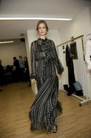 Dolce_Gabbana_Fall_2011_Backstage_GPtRGiDOj9Rx.jpg