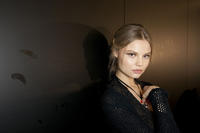 Dolce_Gabbana_Fall_2011_Backstage_n76Pkj6rqxLx.jpg