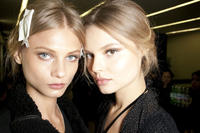 Dolce_Gabbana_Fall_2011_Backstage_RG82wsrnUCVx.jpg