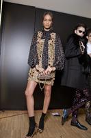 Dolce_Gabbana_Fall_2011_Backstage_xQkcU0_1EJlx.jpg