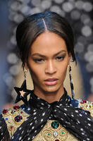 Dolce_Gabbana_Fall_2011_Details_JxINUDvm1Gix.jpg