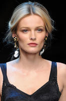 Dolce_Gabbana_Fall_2011_Details_utdslshP7JWx.jpg