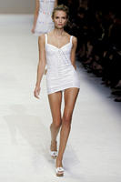 Dolce_Gabbana_Spring_2011_bLycLGrBcFhx.jpg