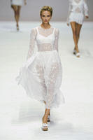 Dolce_Gabbana_Spring_2011_dHNPJV7G4uPx.jpg