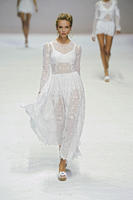 Dolce_Gabbana_Spring_2011_ims1qNfELxDx.jpg
