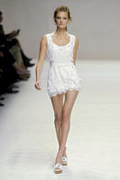 Dolce_Gabbana_Spring_2011_kXZrDBdO2SCx.jpg