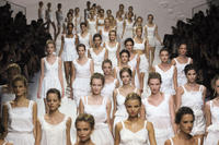 Dolce_Gabbana_Spring_2011_DfPnoQAg2hpx.jpg