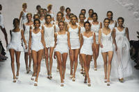 Dolce_Gabbana_Spring_2011_Hx1BEmVfQyyx.jpg