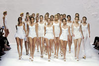 Dolce_Gabbana_Spring_2011_s_3TFVWD8XUx.jpg