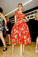 Dolce_Gabbana_Spring_2012_Backstage_WV_ZwidYwWkx.jpg