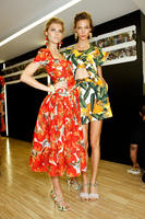 Dolce_Gabbana_Spring_2012_Backstage_Y8_gp_ftx6Dx.jpg