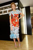 Dolce_Gabbana_Spring_2012_Backstage_I7oA8_c2XYOx.jpg