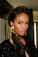 Dolce_Gabbana_Spring_2012_Backstage_n4MOGuNgyL5x.jpg