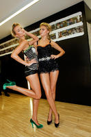 Dolce_Gabbana_Spring_2012_Backstage_cJAZXdk6VVZx.jpg