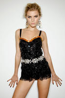 Dolce_Gabbana_Spring_2012_Backstage_kg_IyI4Ukxux.jpg