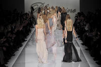 Blumarine_Fall_2010_GFi7XGqseVWx.jpg