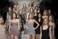 Blumarine_Fall_2010_wkJ_UcypNW1x.jpg