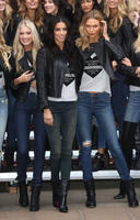 Adriana_Lima_2014_Victoria_Secret_Fashion_BombkrIEUErx.jpg