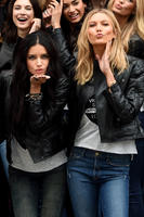 Adriana_Lima_2014_Victoria_Secret_Fashion_fdVY6XTQC7Kx.jpg