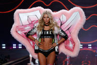 Elsa_Hosk_Victoria_Secret_Runway_Show_Swarovski.jpg