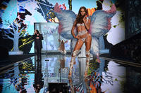victorias_secret_fashion_show_london.jpg