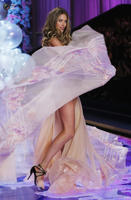victorias_secret_fashion_show_2014_042.jpg