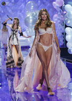 victorias_secret_fashion_show_2014_051.jpg