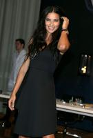 adriana_lima_visits_the_iwc_booth_during_the_sihh_3.jpg
