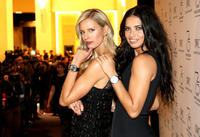 karolina_kurkova_y_adriana_lima_iwc_schaffhause.jpg
