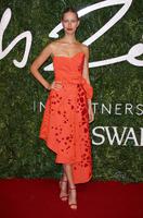 british_fashion_awards_kalorina_kurkova.jpg