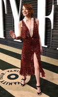 54eaeb0b816608815fd04a51_oscar_party_arrivals_emma_stone.jpg