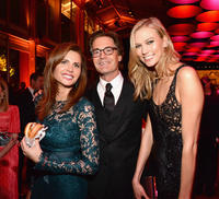 54eb36008d77134d68d3fd37_oscar_party_2015_inside_karlie_kloss.jpg