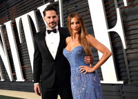 54ea8b8c8d77134d68d3f115_oscar_party_2015_arrivals_sofia_joe.jpg