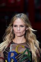 Natasha_Poly_Versace_FW15.16_Milan_details_12h.jpg