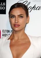 1742004_irina_shayk_soiree_elton_john_aids_950x0_1.jpg