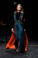 alessandra_ambrosio_balmain_runway_show_in_paris_march_2015_4.jpg