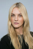 Chloe_Fall_2015_Backstage_PQuBYJixkcWx.jpg