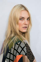 Chloe_Fall_2015_Backstage_v0KaSulyJ_0x.jpg