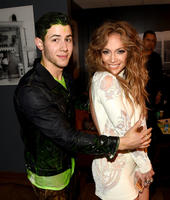 Nick_Jonas_Jennifer_Lopez.jpg