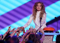 Jennifer_Lopez__2015_Nickelodeon_Kids_Choice_Awards__05.jpg