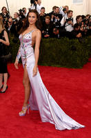 met_gala_vestidos_sexys_Irina_Shayk_01.jpg