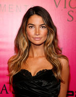 2011_Victoria_Secret_Fashion_Show_After_Party_s_cMXcAD5Ajx.jpg