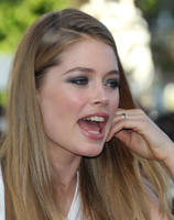 Doutzen_Kroes_The_Beaver_HQWorld__7_.jpg