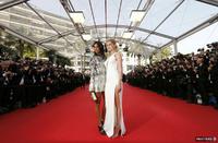 doutzen_kroes_vpravo_a_liya_kebede_galeria.jpg