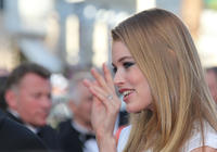 Doutzen_Kroes_The_Beaver_HQWorld__3_.jpg