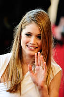 Doutzen_Kroes_The_Beaver_HQWorld__146_.jpg