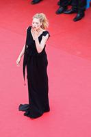 60209_Doutzen_KroesLa_Conquete_Premiere_Cannes_008_123_212lo.jpg