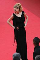 60378_Doutzen_KroesLa_Conquete_Premiere_Cannes_024_123_835lo.jpg
